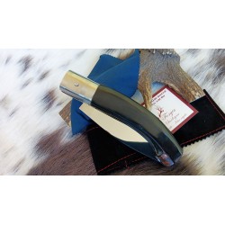 Coltello sardo a lama larga, lama 11,5 cm effetto specchio-satinato, manico in corno di bufalo