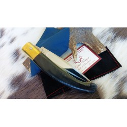 Coltello sardo a lama larga, lama 13 cm effetto specchio-satinato, manico in corno di bufalo