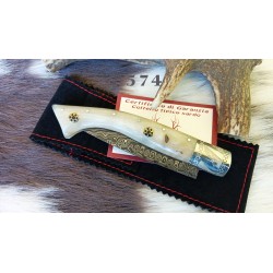 Coltello tipo pattadese elaborato lama 11 cm damasco, manico a coda di rondine in corno di montone con anima in acciaio + pin